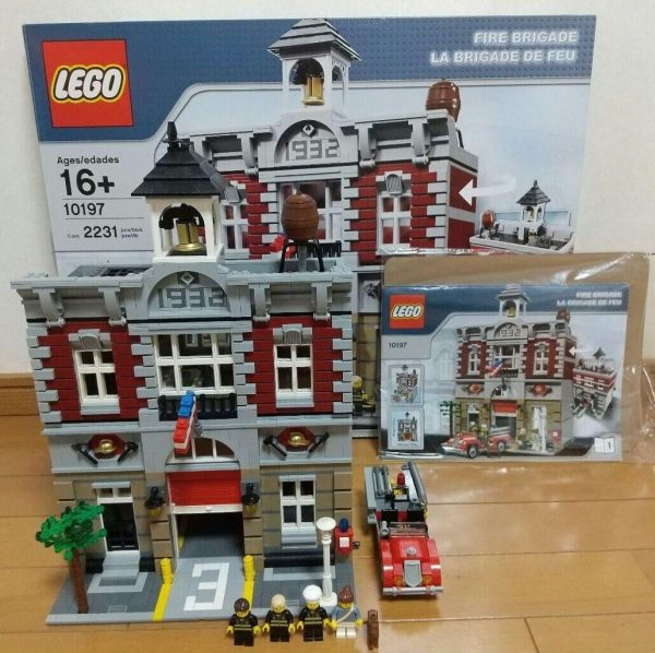 LEGO Creator Expert Modular Buildings Fire Brigade 10197 In 2009 Retired Used